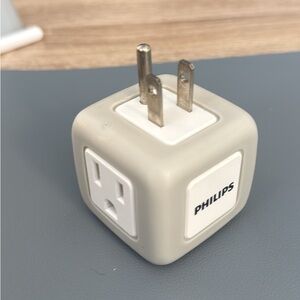 Philips Dual-Tone Power Adapter